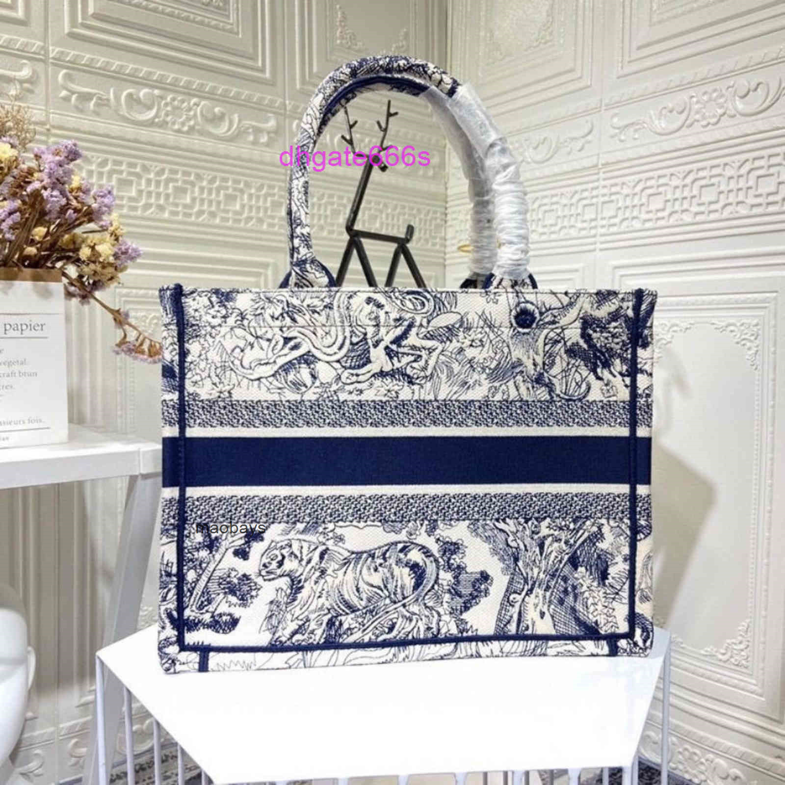 

bags christian New Designers s D-word Book three-dimensional embroidery high version Shopping Tote Bag goddess versatile handbag U08M, Blue letters
