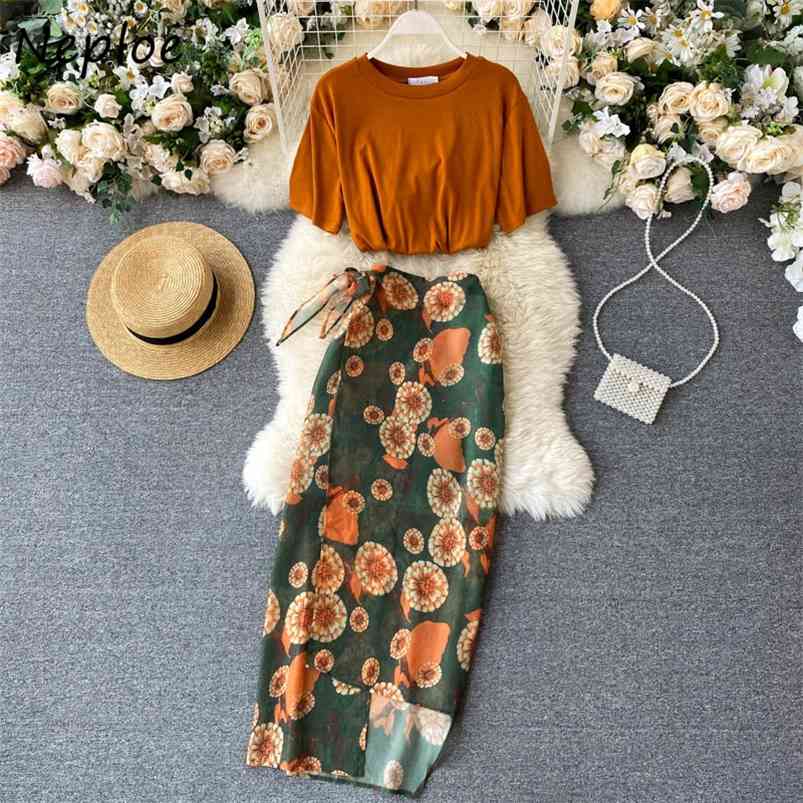

Neploe Print Suit Women Simple All-match T-shirt + High Waist Chic Button Irregular Split Lace Up Skrit Two Piece Set 210721, Photo color