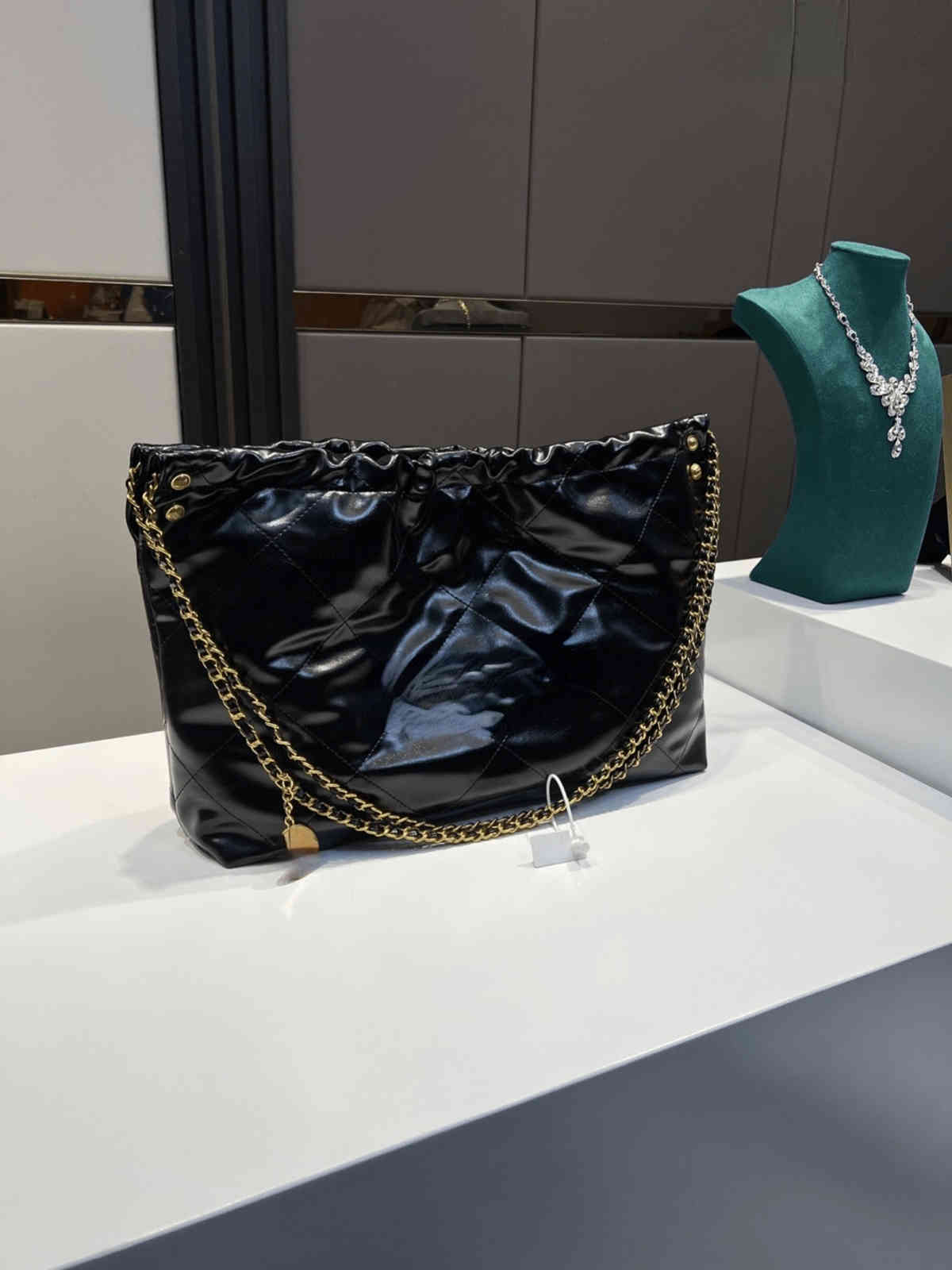 

Shoulder Bags Women Handbag Female Black leather Fashion Pure color Large capacity 1112