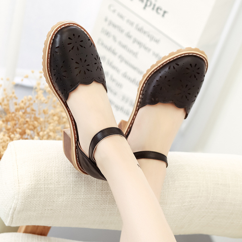 

2021 Female Summer Korean Version of The New Wild with A Word Buckle Round Head Hollow Breathable Women's Shoes 1, Black