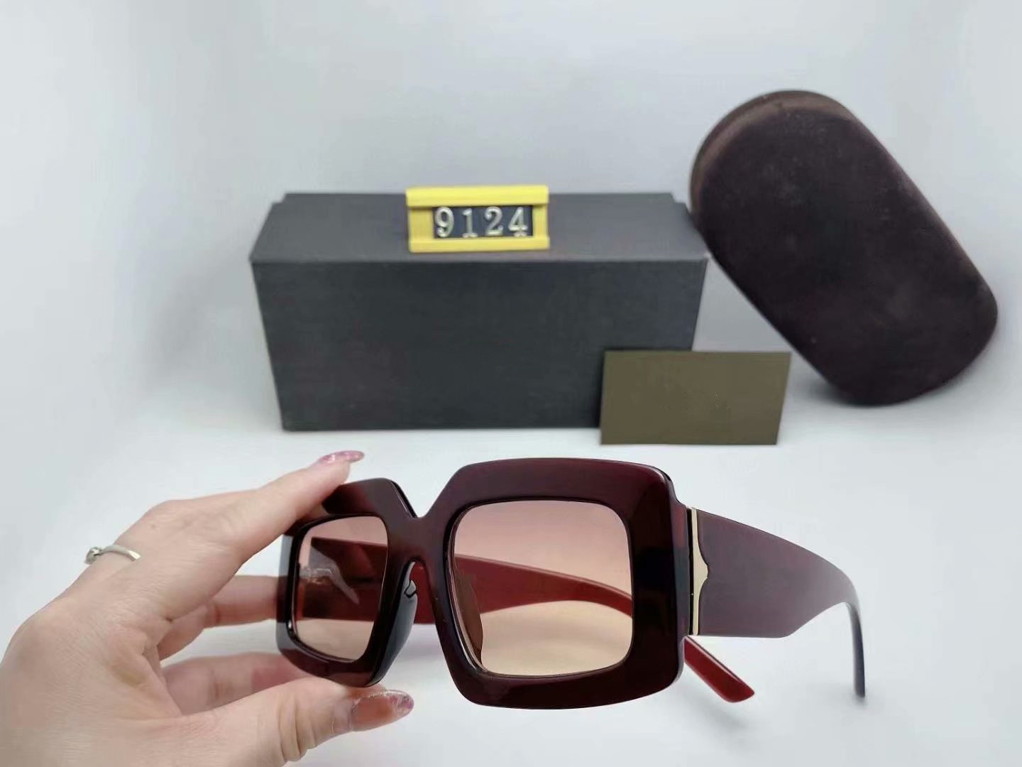 

Designer Sunglass Women Eyeglasses Outdoor Shades PC Frame Fashion Classic Lady Sun glasses Mirrors for Womens Luxury Sunglasses 9124