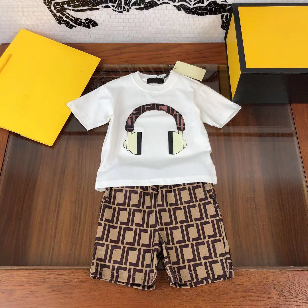 

2021ss Designers Clothes Kids sets fen and di boys summer cotton t-shirt+shorts FF Letter printing great quality children suit sport 110-150, White