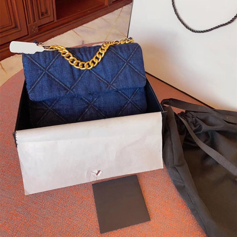 Blue Denim Mouth Cover Cover Crossbody Sac De Mode Designer de luxe Chaîne Rhombus Sac à main à l'épaule Simple Wild Lady Portefeuille 19 Sacs pe