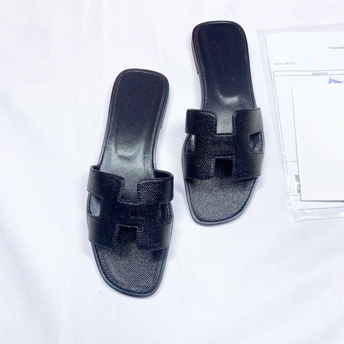 

2021 Beach Summer Luxury Designers Sandals sneakers Women Fashion Flip Flops lady Leather slippers Metal shoes Double Buckle Clogs Slides Large, 01