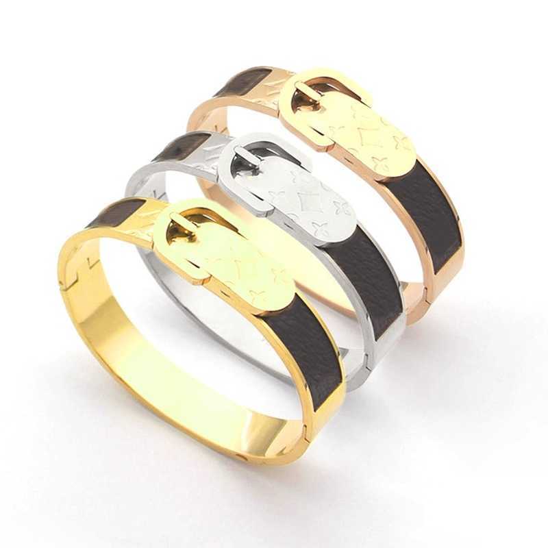 

Belt Buckle Printed Flower Grain Ladies Bangle Stainless Steel Jewelry Q0720