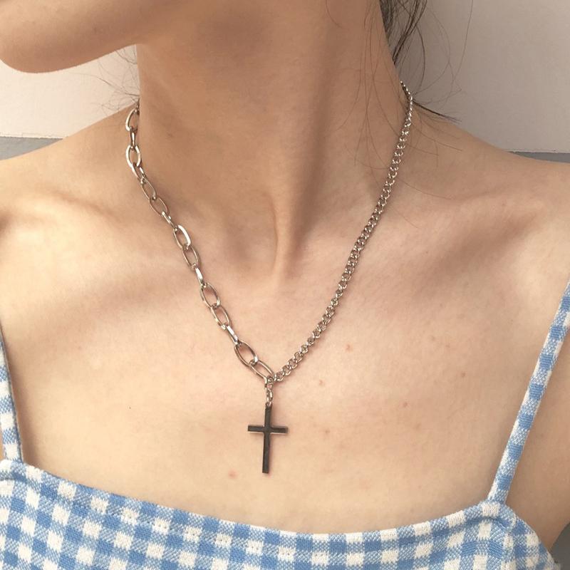 

Chains Cold Wind Ladies Metal Cross Necklace Net Red Street Pography Accessories Bloggers Same Style Hip-hop Elements