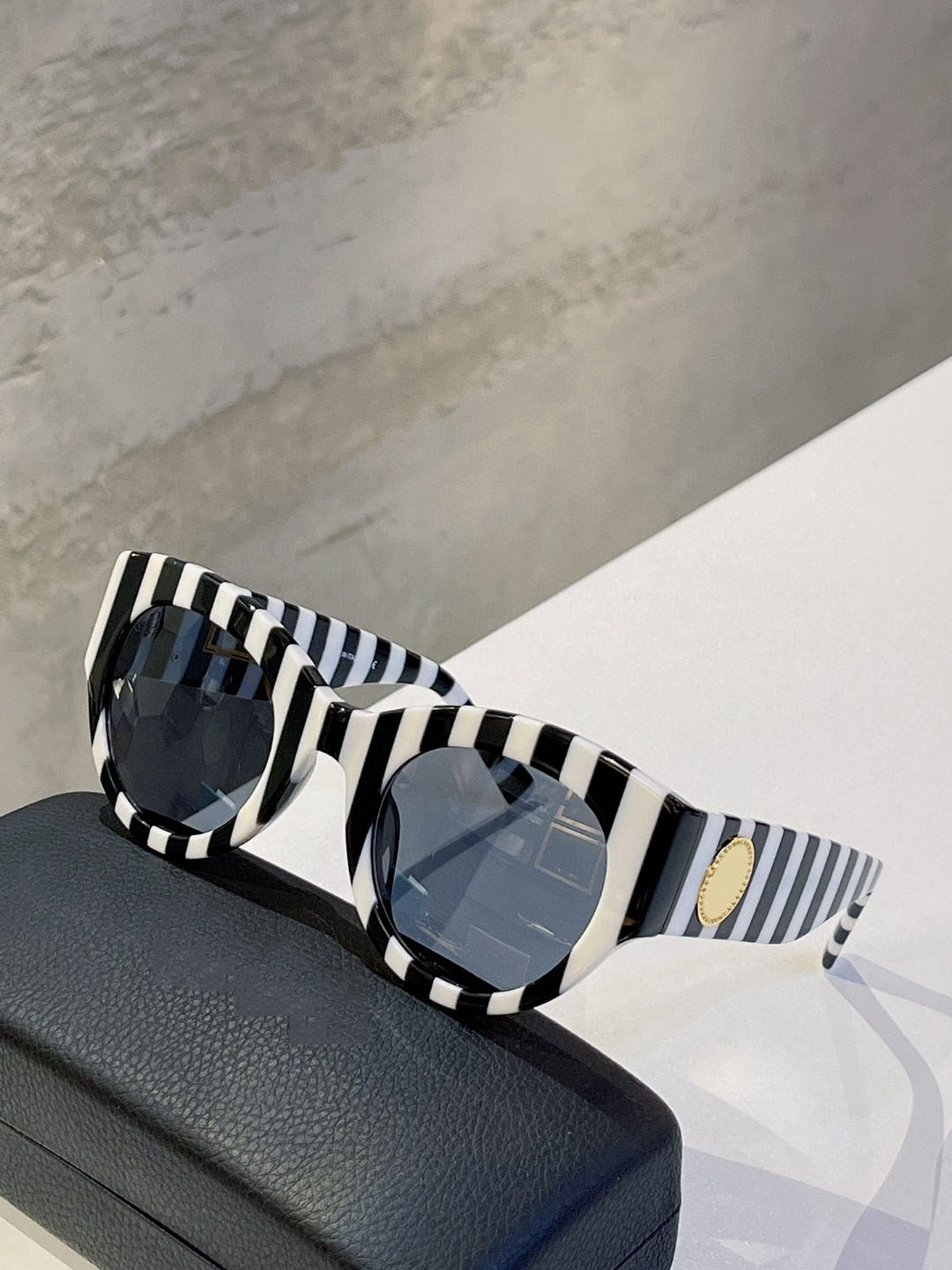 

Adita VERS 4353 Top Original high quality Designer Sunglasses for men famous fashionable Classic retro luxury brand eyeglass fashion design women uv400 glasses