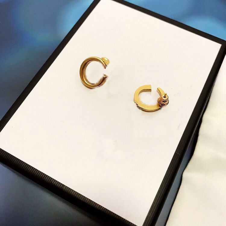 

Retro classic earrings female net red temperament explosion S925 silver needle wild letter earrings, Golden;silver