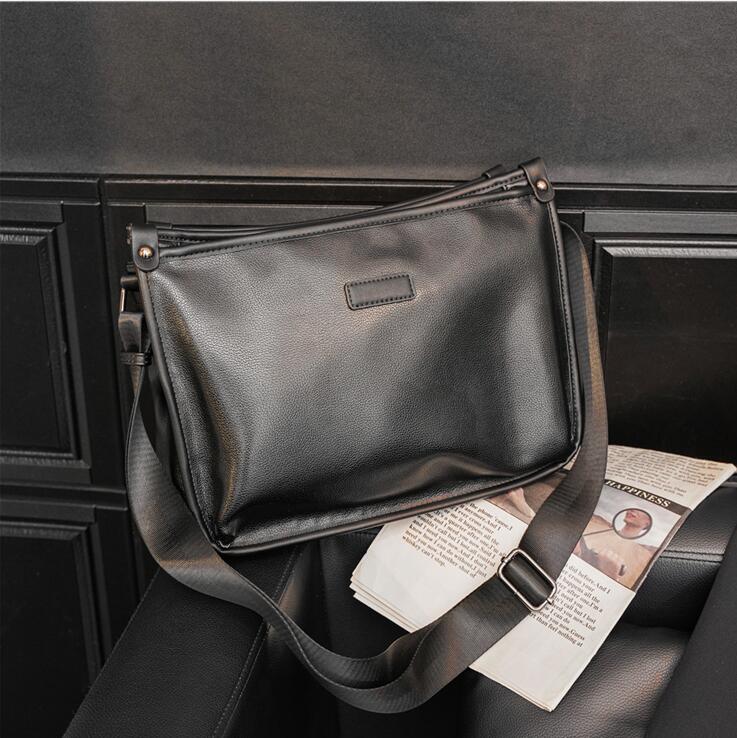 Wholesale factory men shoulder bag 4 styles British style plaid postman bag street super flip color matching leather handbag simple versatile bla-image-683282627