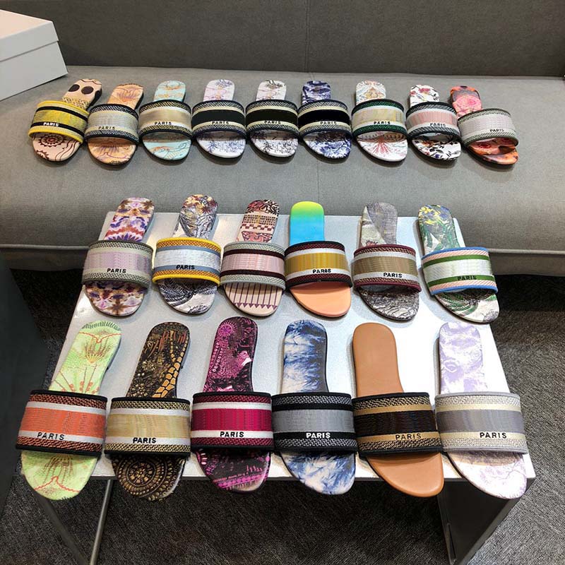 

Luxury Designer Women Flat slippers Slip ons Slides Multicolor Rainbow Embroidered Cotton Upper Dway slide outdoor beach sandals Leather Sole Lady Holiday Mules, Postage difference