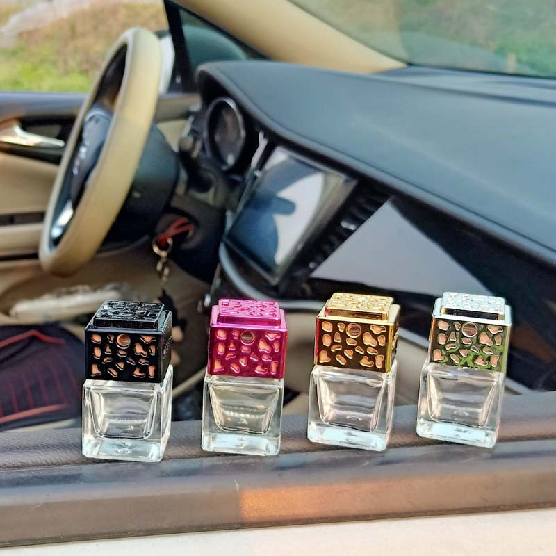 8mlの車の香水びんの立方体のアウトレットの香りの香りの拡散器空のベースクリップ自動航空芳香剤のコンディショナーエッセンシャルオイルベントアロマテラピー飾り装飾