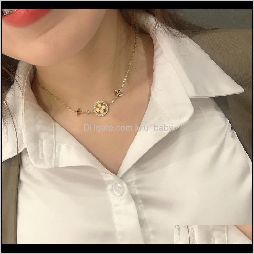 

Titanium Steel Not Fade Necklace Womens Collarbone Old Flower Clover Simple Temperament Advanced Sense Light Luxury Neck L0Tgr Pendant Or6Zt
