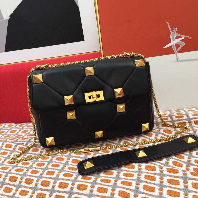 

Fashion luxurys designers Shoulder Bags women CrossBody Genuine Chest pack lady Tote handbags purse Sheep leather chain stud bag