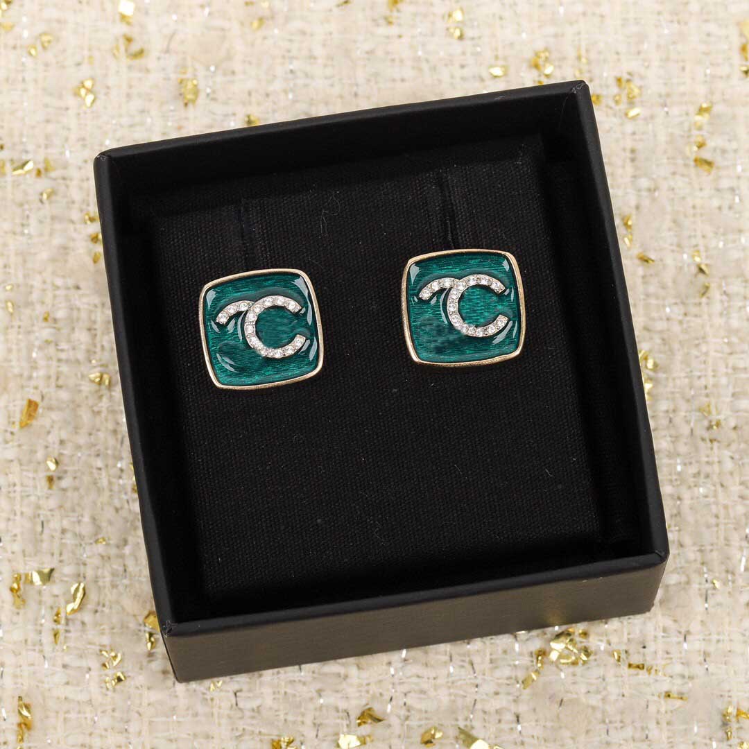 

2021 Fashion style Luxury quality square shape stud earring with green enamel and diamond for women wedding jewelry gift have goods stamp PS3399