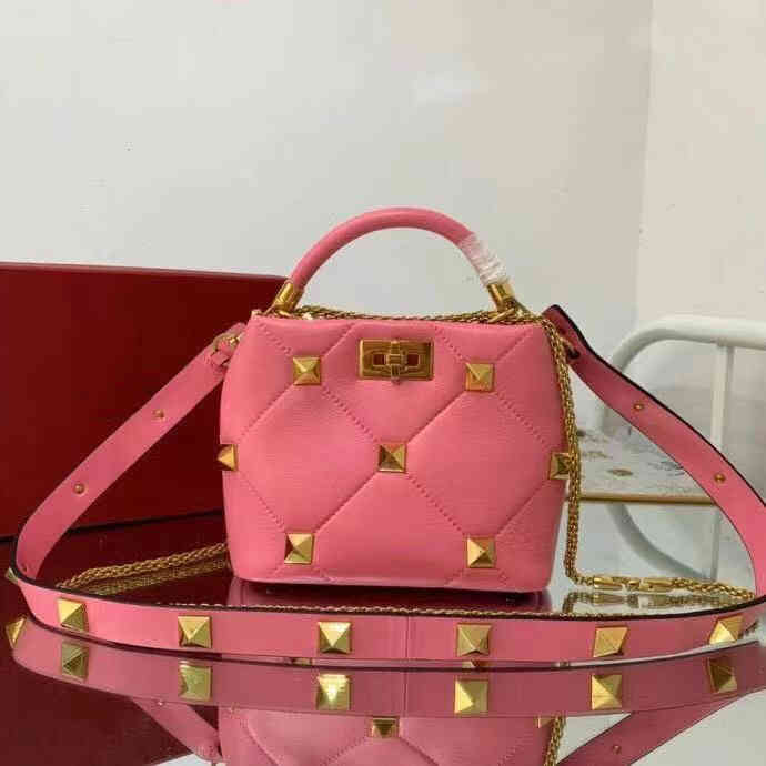 Evening Bags Luxurys Designers High Quality Crossbody Handbags Plain Lock Chains Leather fashion Rivet flap Roman Stud Bucket Red Nude Green Pink 9G