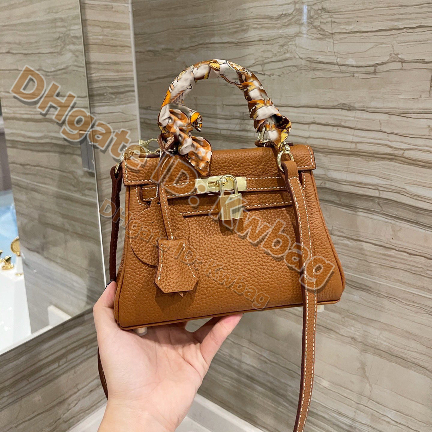 

2021 Luxurys Designers Totes Top quality shoulder Handbags Fashion Leather Bags Purses Lady handbag High-Grade vintage Shopping bag Clutch Purse Pockets Wallet, No bags