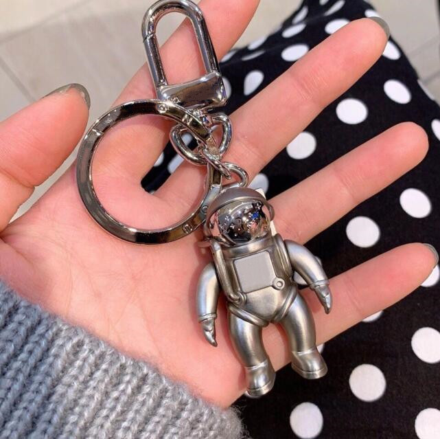 

Brand Keychain Men women Lover Keychains Paris fashion accessories Christmas gifts Top quality alloy Astronaut car key Decoration pendant