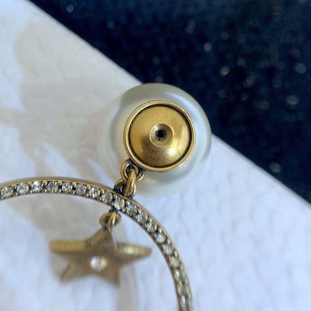 

2022 New Top Quality Pearl Charm Earrings Casual Fashion Simple Designers For Gifts Street Women Exquisite Popular