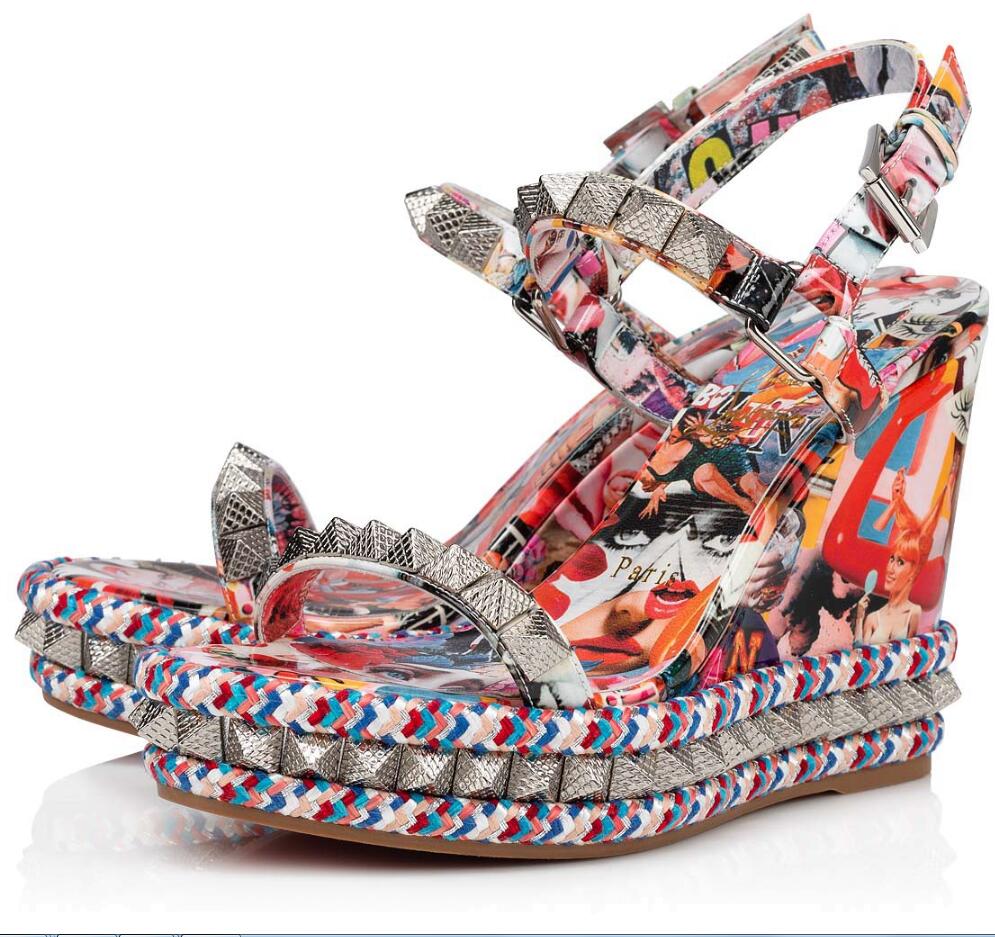

Luxury Summer Brand Pyraclou Sandals Shoes Elegant Red Bottom Wedges Studs Women's Sandalias Comfort Party Lady Wedding Discount Footwear