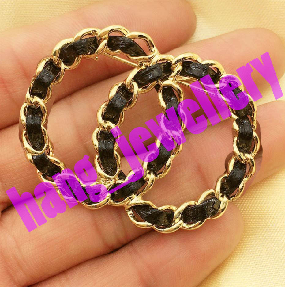 

Channel Charms Open as C Correct Letter Brooches Pearl Pins Diamond Pin Fashion Jewelry Top Crystal Designer Brooch, Gray