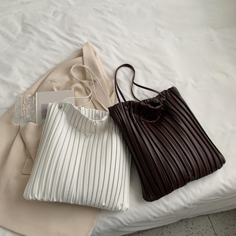

Evening Bags Vintage Pleated Women Shoulder Bag Casual Solid Color PU Leather Shopping Large Capacity Tote For Travel, Beige
