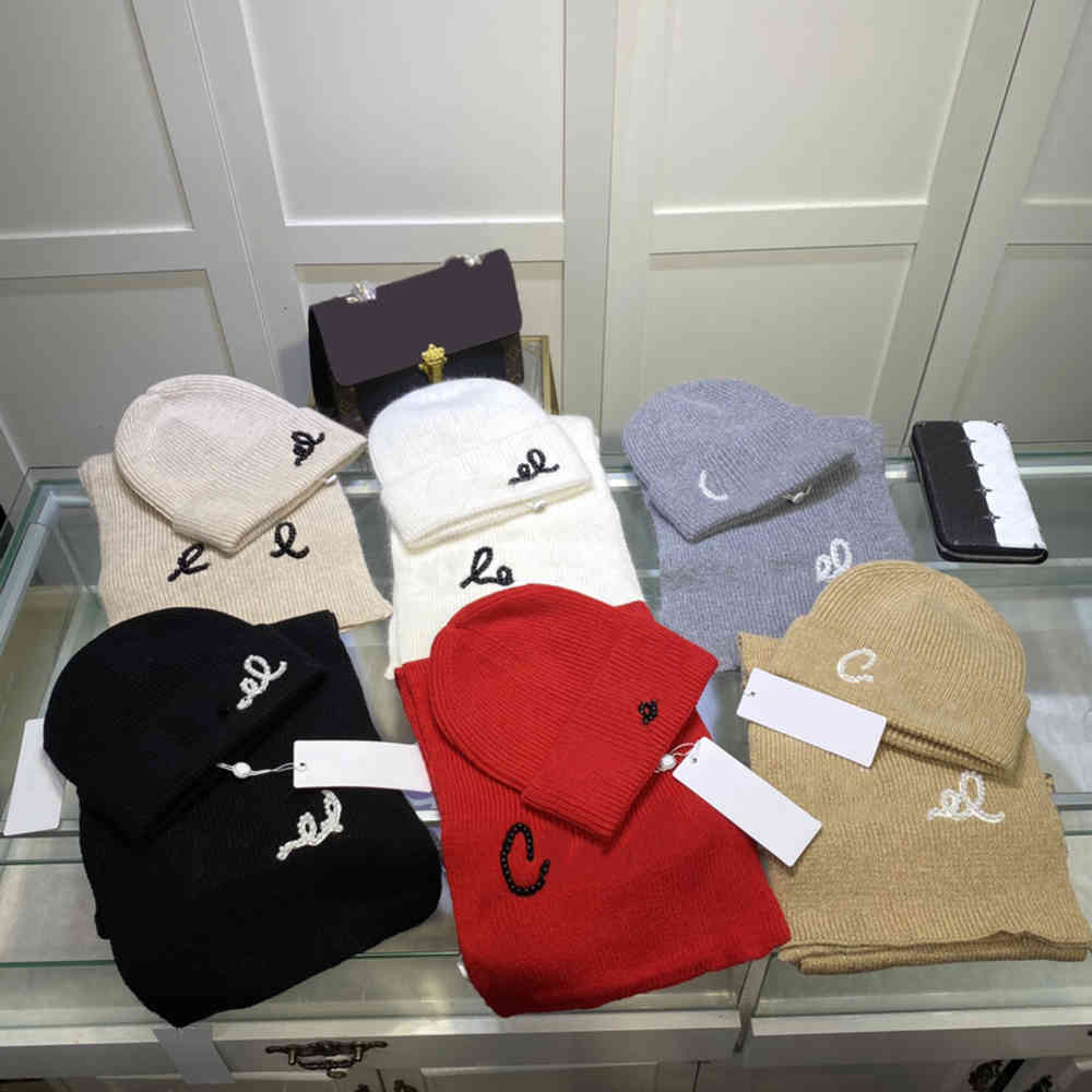 

C Letter Designer Knitted Scarf Hat Set Women Men Winter Thicken Warm Hats And Scarves Thick Wool Beanie Cap Unisex High Quality Luxury Caps Ooutdoor Two-piece Suit