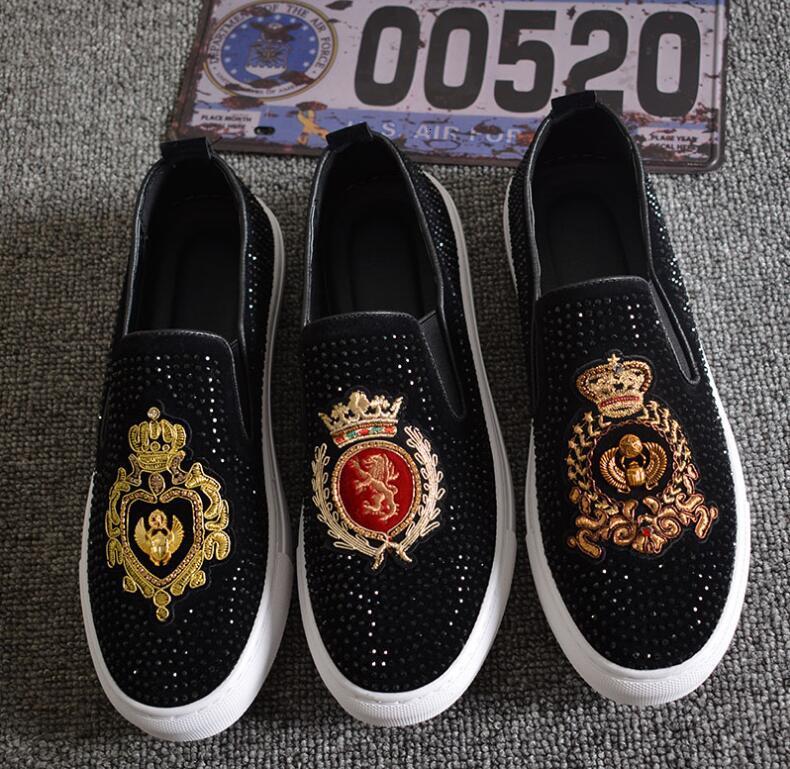 

Dress Shoes male fashion suede leather embroidered strass moccasins casual men printed loafers shoes man driving party apartments 38-44 M6W4, 1# shoe box