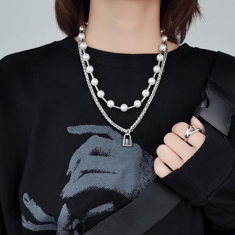 

Chains Women Multilayer Locked Pearl Necklace Fashion Hip Hop Pendant Silver Titanium Steel Material Female Jewelry Gift