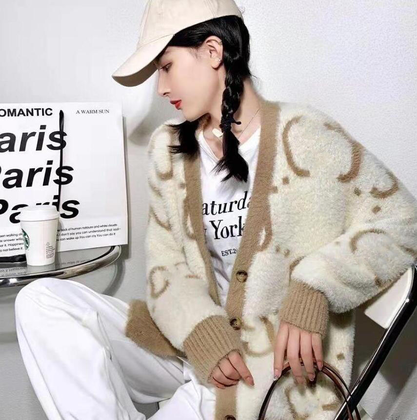 

New Autumn Winter Women's Sweaters Coat Fashion Classic 2G BRAND LUXRY Design Versatile Wear Both Side Cardigan Double Pocket Loose Oversiz, White