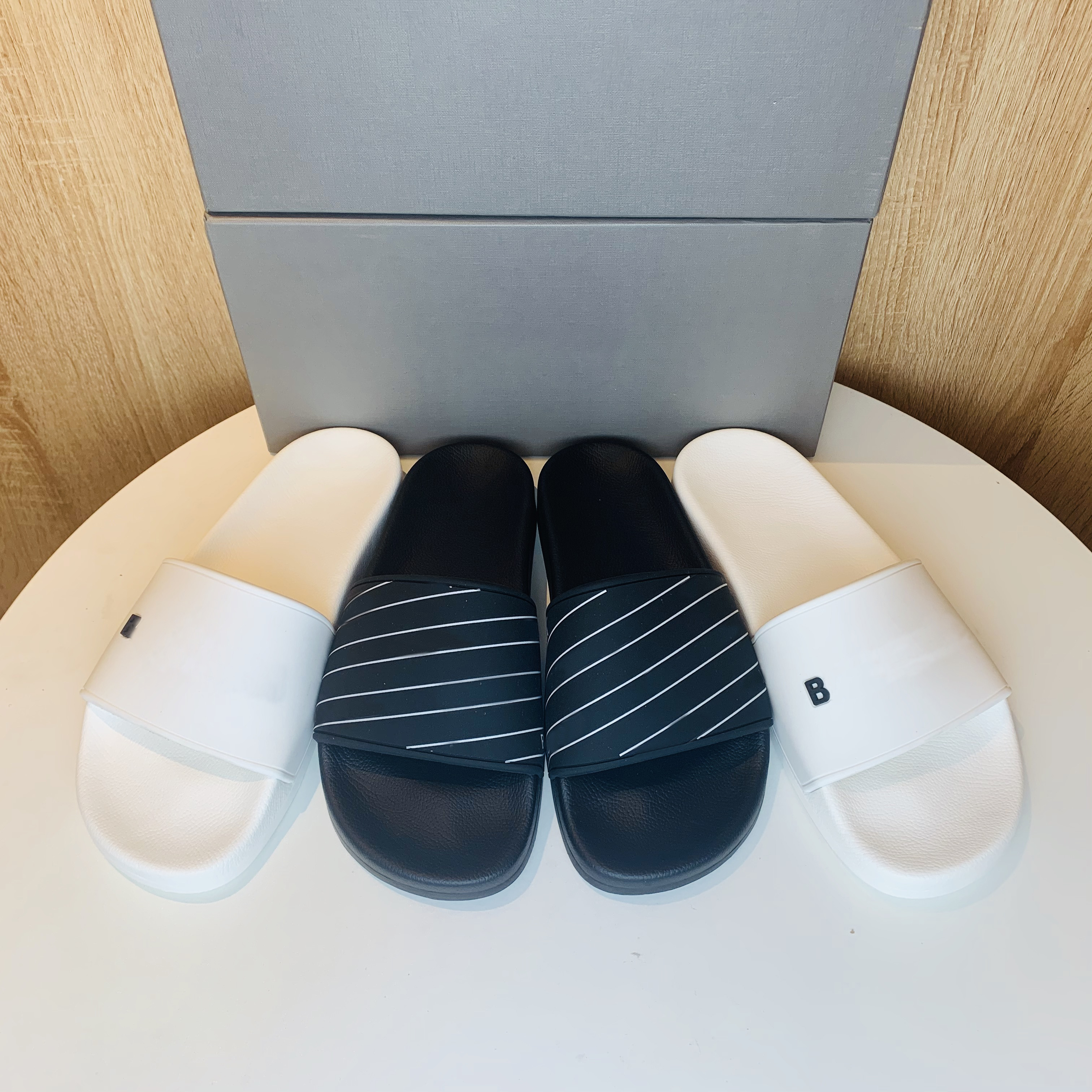 

2021 Men slippers Womens High Quality Sandals Slipper Slide Summer Fashion Wide Flat Slipperss Flip Flops With Box Size 35-46