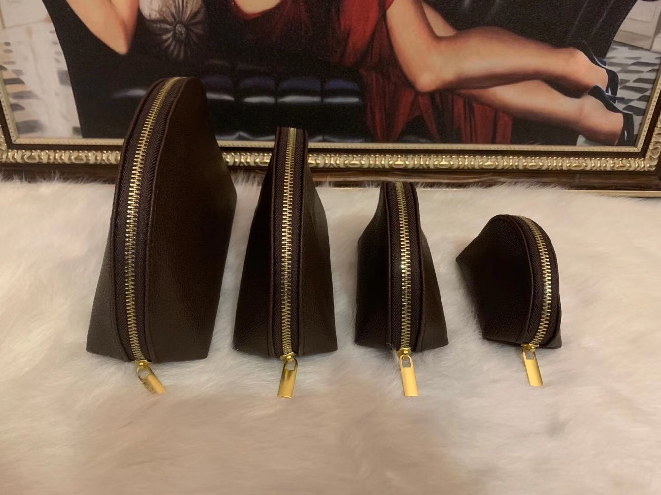 

Classic 4pcs/set Women cosmetic bags famous makeup bag travel pouch make up handbag ladies cluch purses toiletry bao #L888518