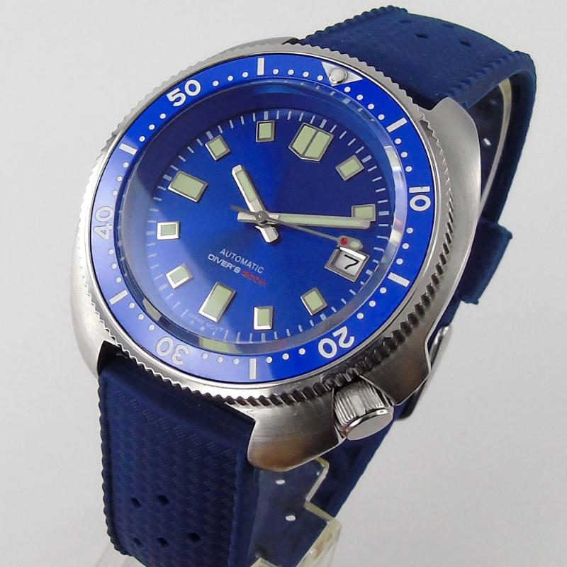 

Wristwatches Tandorio Super Lume 44mm Diving Men's Watch NH35A Blue Dial Sapphire Crystal 200M Waterproof Rubber Strap Date Rotating Bezel, Tandorio logo