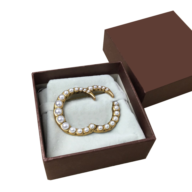 

Engagement Wedding Brooches Fashion Pearl Double Letters Brooch Women Valentines Gift Womens Party Vintage Accessories