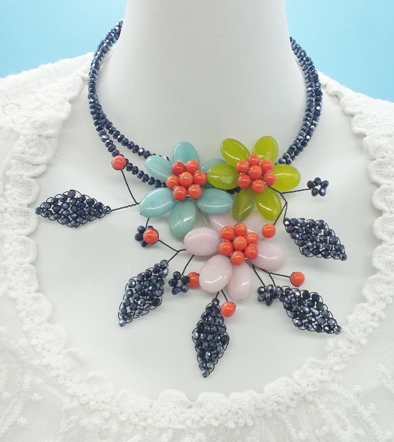

Chokers Very Classic, Natural Brazilian Semi-precious Stone. Flower Necklace