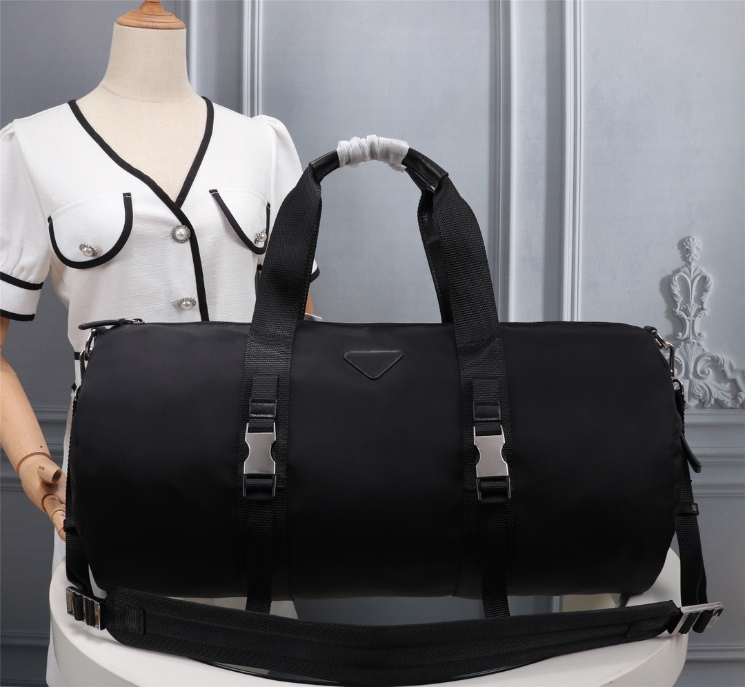 

Men's black nylon large capacity travel bag