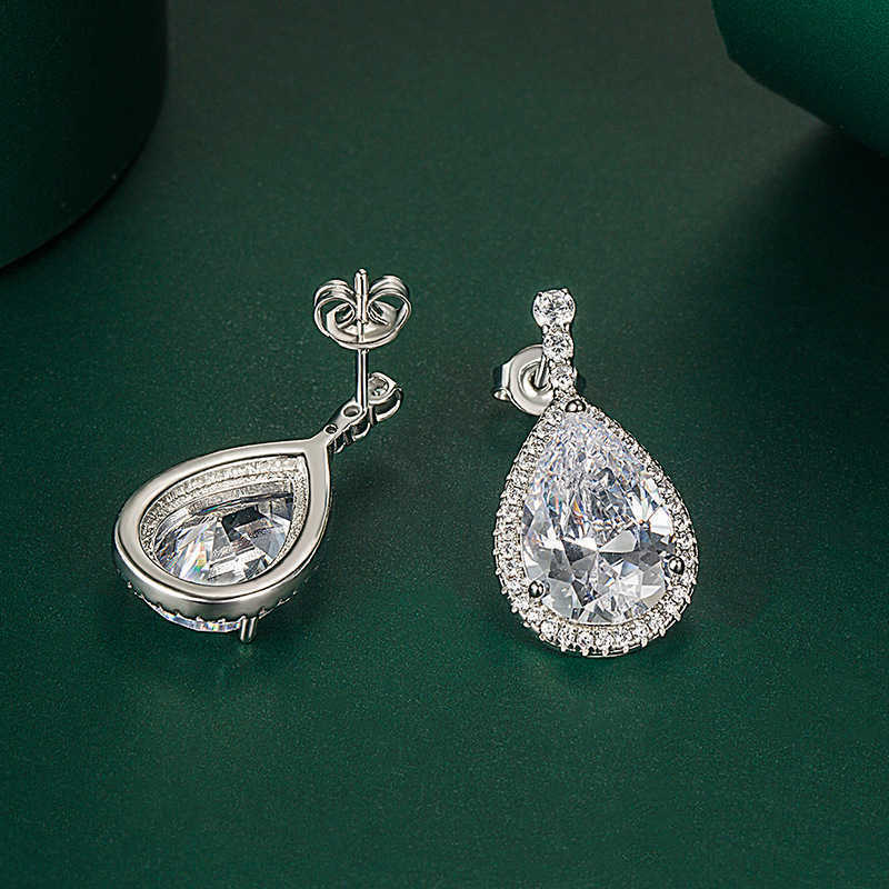 

Colgante de circonita azul marino en forma de gota para mujer