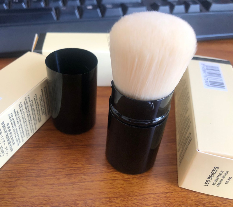 

LES BELGES Makeup Brush RETRACTABLE KABUKI BRUSH with Retail Box Package
