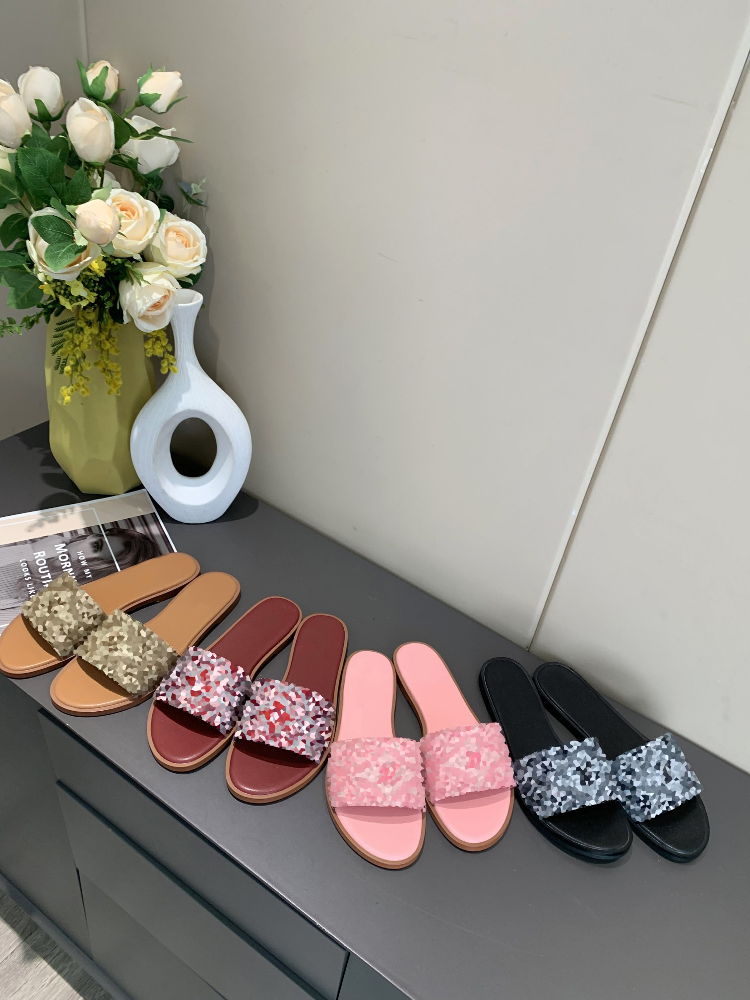 

Ladies shoes wear slippers, beach slippers of Paris in 2021 ms summer sandals sexy multi-color embroidery flower and size 36-42, White;red