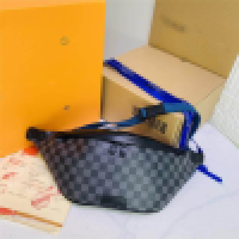 

Discovery Bum Bag M44336 Eclipse CA2149 Bum Bag Size:37 x 30 x 6