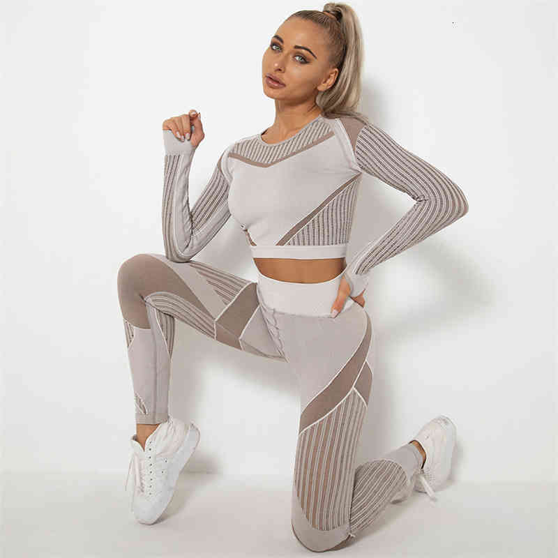 

Women's Tracksuits tops Workout Clothing Women Needless Hollow Out Yoga Long Mouths Grab Fitness Long Mouwen Crop Top High Tail Leggings Sports Set, Brown.