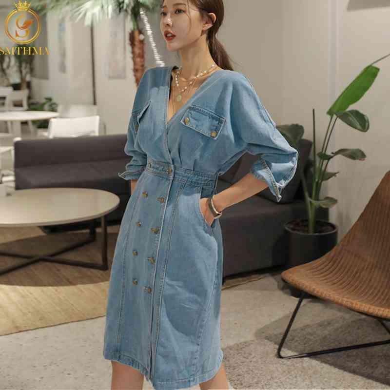 

Sexy V-Neck Slim Denim Dress Female Chic Double Breasted Bat Sleeve Women Backless Jeans Femme 210520, Photo color