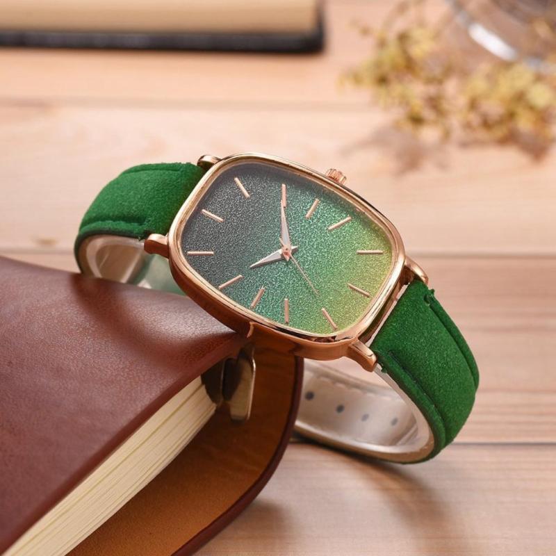

Wristwatches Portable Trendy Quartz Movement Accurate Wrist Watch Adjustable For Party, Blue