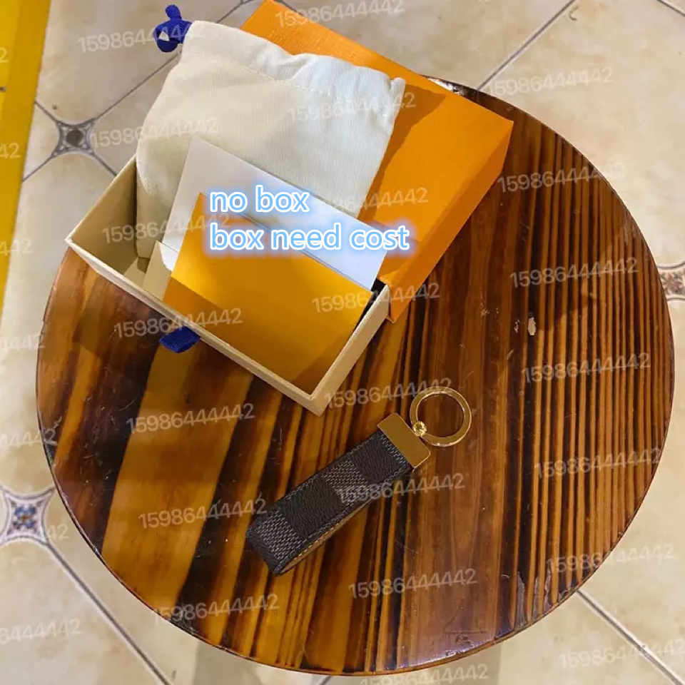 

Luxurys Key chain Buckle lovers Car Keychain Handmade Leather Designers Keychains Men Women Bag Pendant Accessories 17 Color