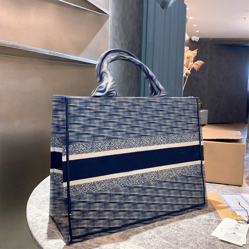 

Luxury Designer Fashion cross body bags women classic style totes high quality Shopping bag travel street design Famous letter printing Mini