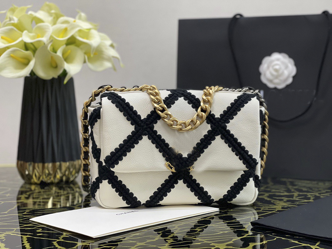 

Women's genuine leather bag 7a high end top quality calfskin One Shoulder Oblique cross package classic fashion leisure business entert