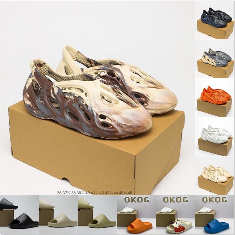 

kanye SLIDES Foam Runner Sandals slipper MXT Moon Gray Clay Mineral Blue Earth Brown clog triple black woman mans tainers slip-on Outdoor ukraine, 8-slides