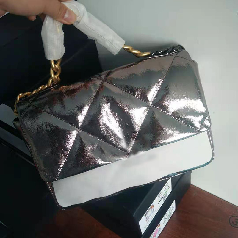 

Classic Women Luxe Luxurys Designers Bags Lambskin Sheepskin Oil Wax Leather Crossbody Golden Lock Handle Shoulder Totes 26cm 3 Colors Luxury_handbags
