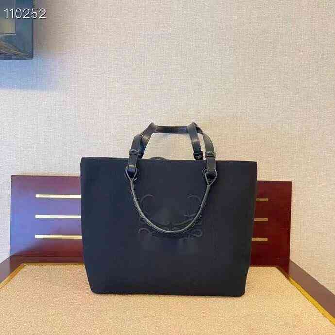 Luxury Handbags Storage Designer Bags Loewe Shell Package Very Special Tote Bag Large Capacity Versatile-image-726410823