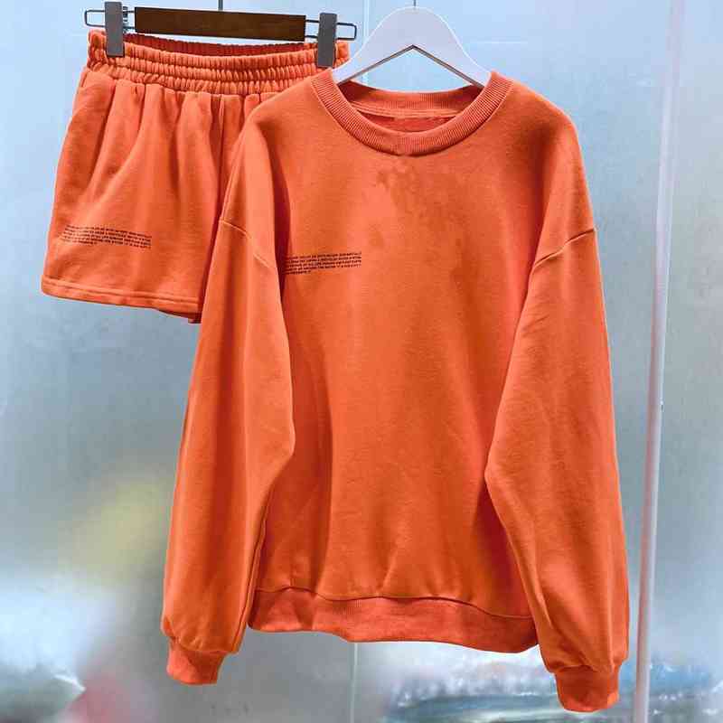

Women' T-neck pullover, Hoodie and shorts, autumn clothes Two suits, Green sets