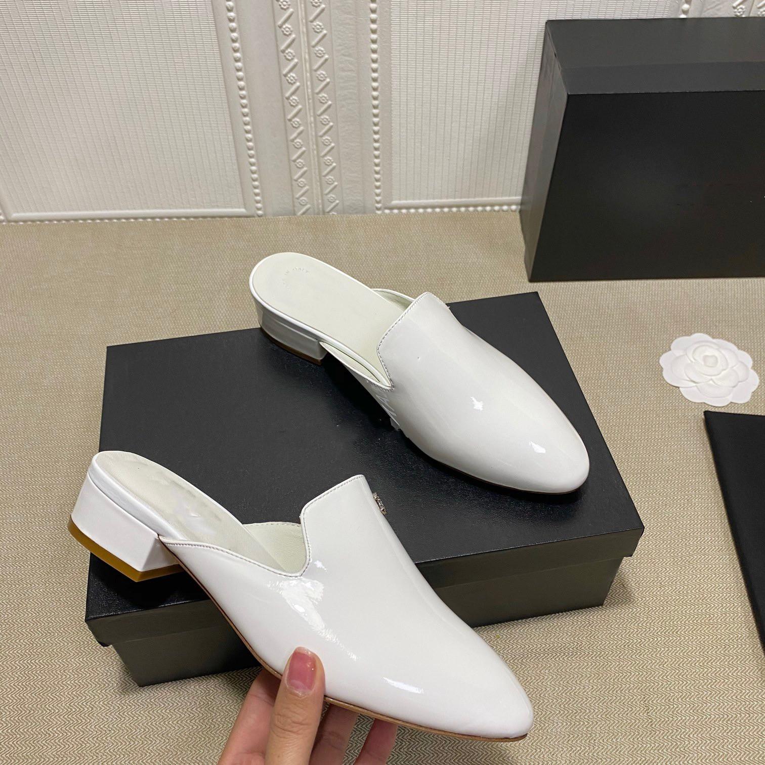 

Luxurys Designers Slippers Women Sandals Flat Low Heel 2021 Leather Baotou Half shoes Casual comfortable lightweight mules 35-40, Black